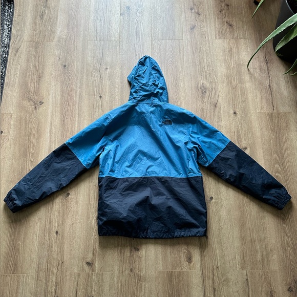 The North Face Raincoat M - Picture 2 of 3